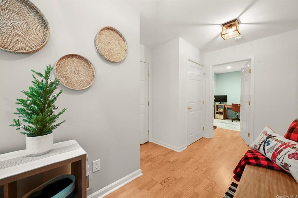 87 Park Rd Ext, Goldens Bridge NY  10526-1126 exterior