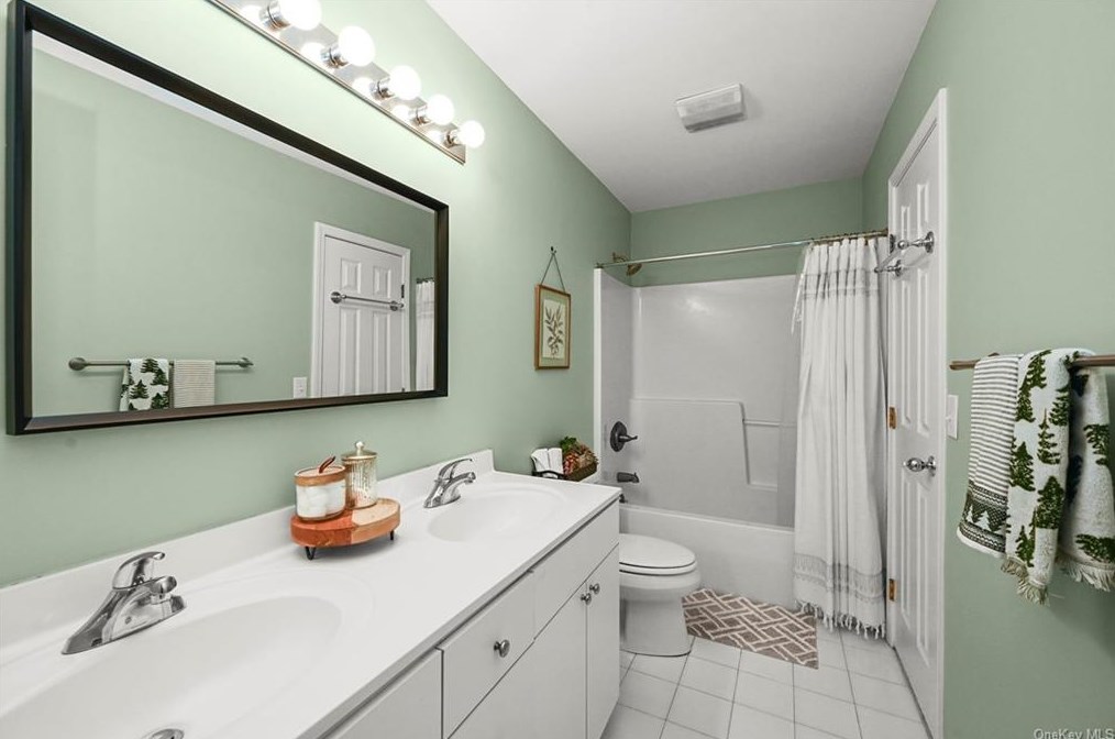 87 Park Rd Ext, Goldens Bridge NY  10526-1126 exterior