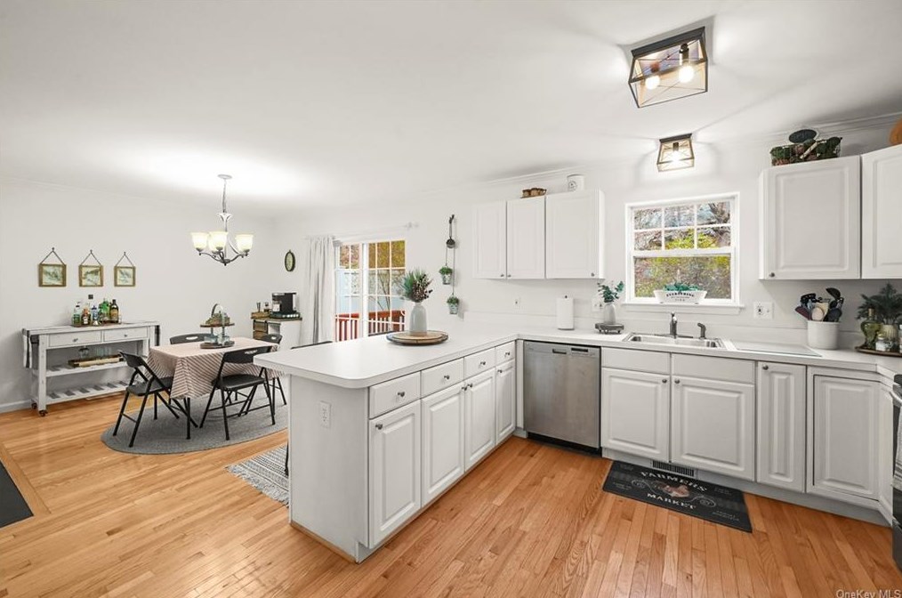 87 Park Rd Ext, Goldens Bridge NY  10526-1126 exterior