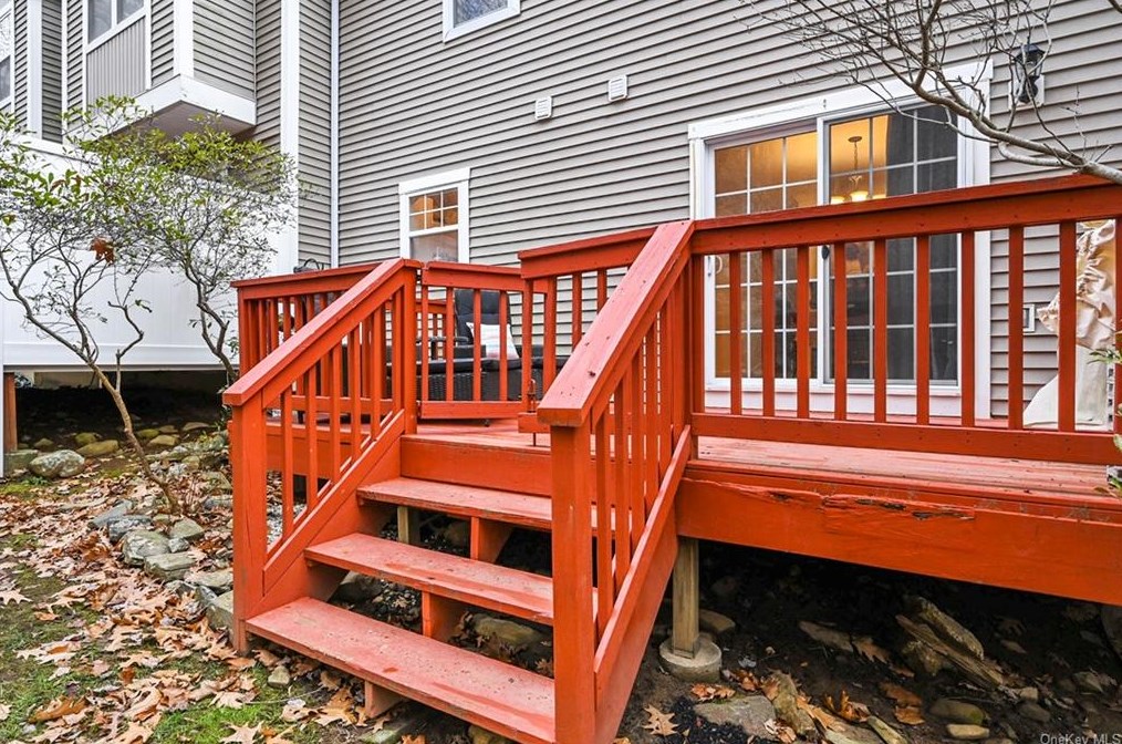 87 Park Rd Ext, Goldens Bridge NY  10526-1126 exterior