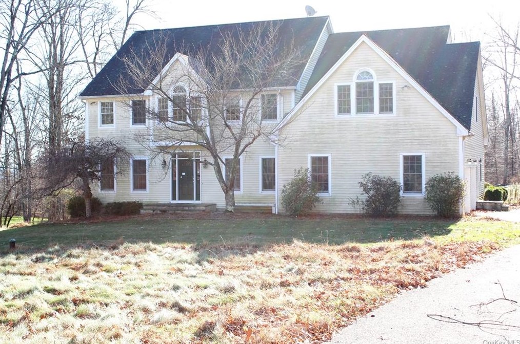 16 Hilltop Rd, Katonah, NY 10536-3011