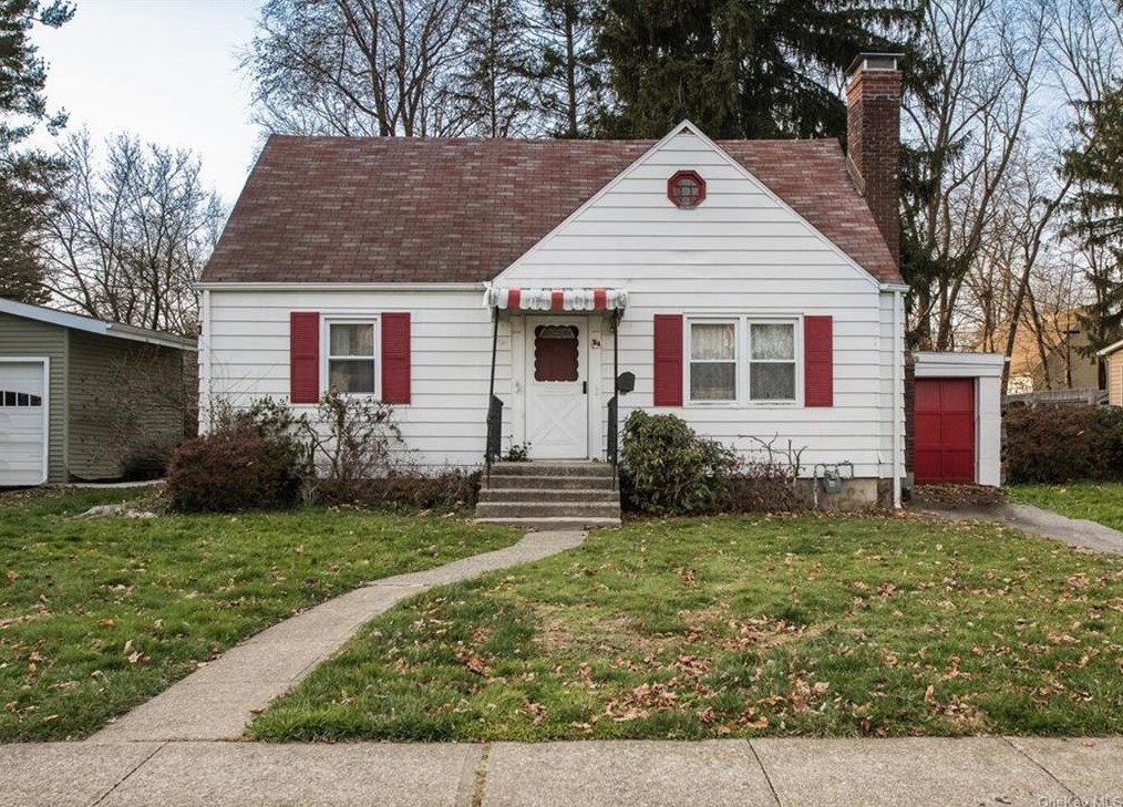 54 Oakwood Blvd, Poughkeepsie, NY 12603