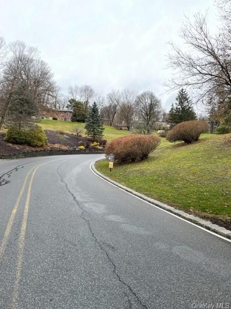 6 Alpine Dr, New Hamburg, NY 12590-5206