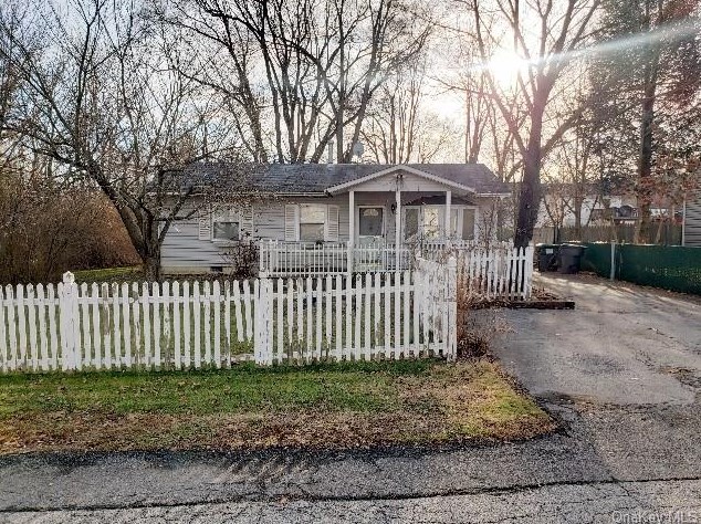 18 Ford Ave, Highland Mills, NY 10930-5127