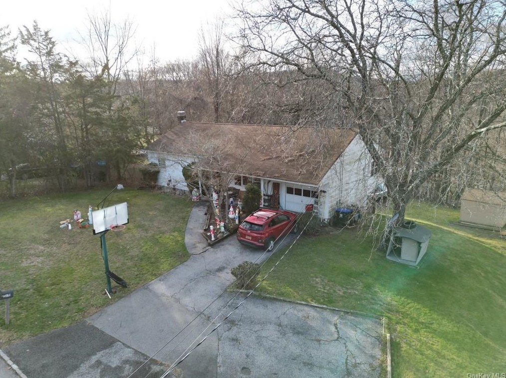 12 Hawthorne Dr, Monroe, NY 10950-2106