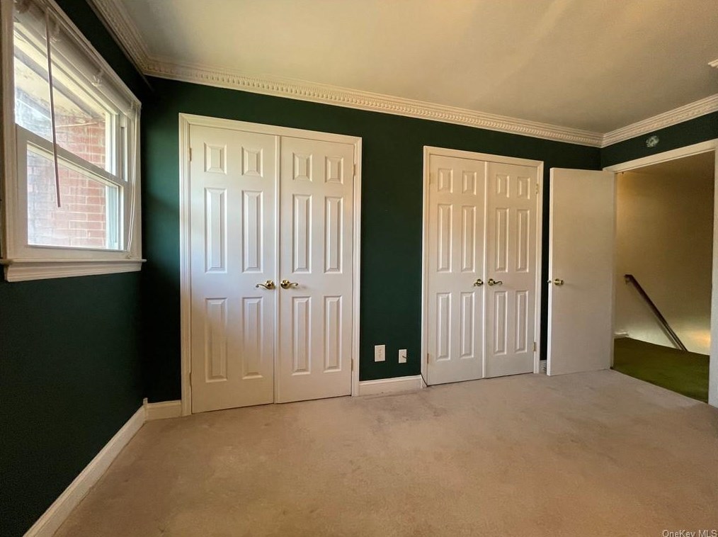 62 Alan Rd, Chestnut Ridge NY  10977-6048 exterior