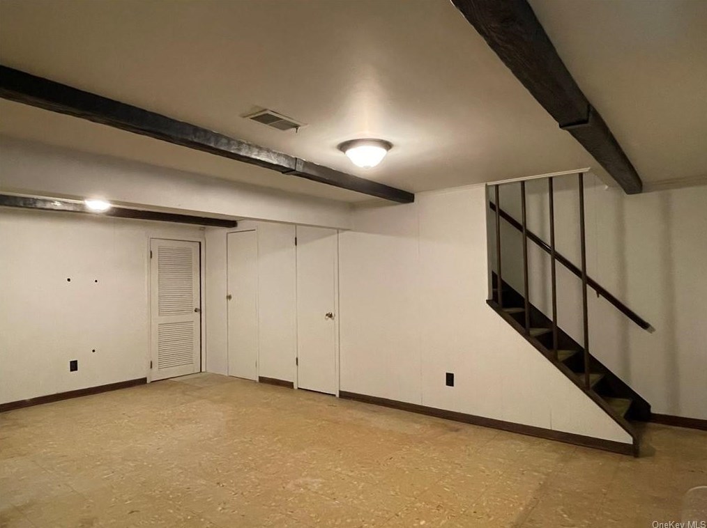 62 Alan Rd, Chestnut Ridge NY  10977-6048 exterior