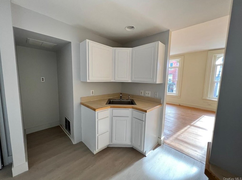 17 W Main St #1, Middletown, NY 10940