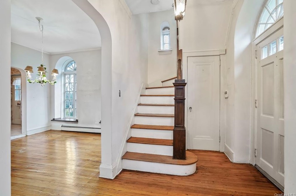 115 Homewood Ave, Yonkers, NY 10701-5228