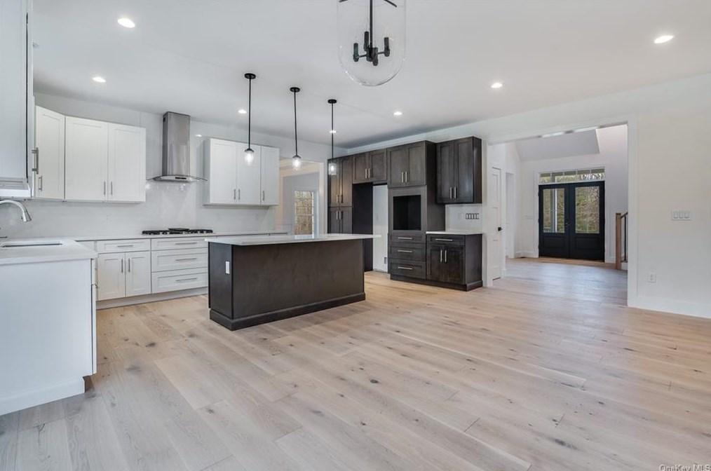 3 Trotter Ln, Poughkeepsie NY  12603-4243 exterior