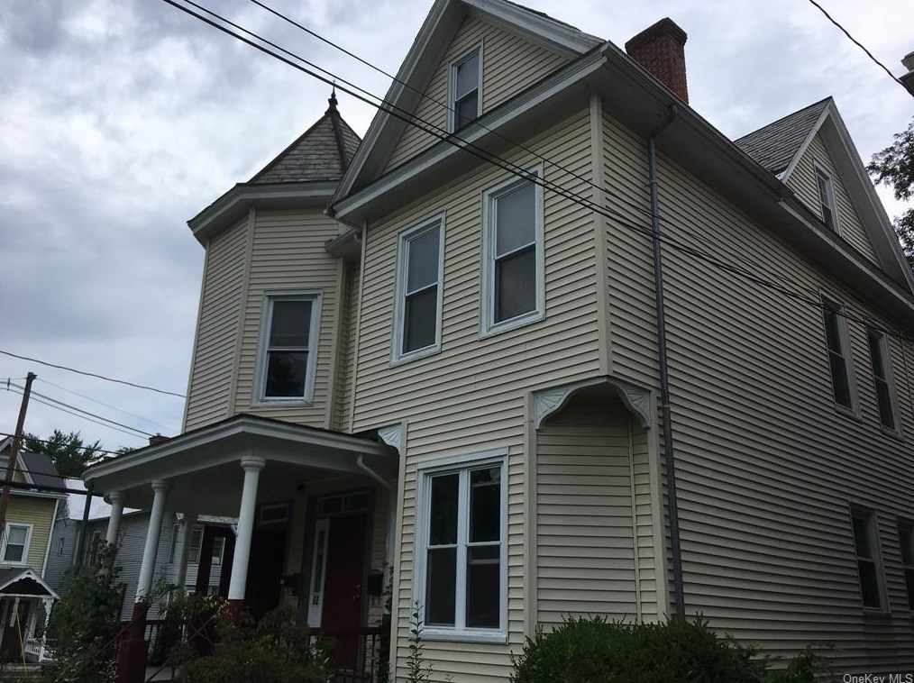 32 Balding Ave, Poughkeepsie, NY 12601