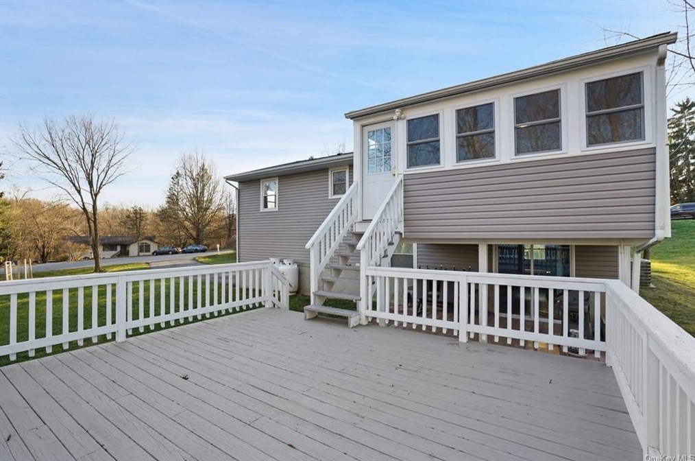 9 Lorene Dr, La Grange NY  12540-5712 exterior