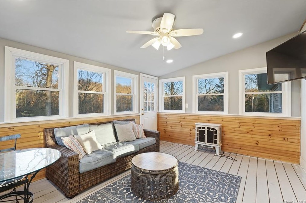 9 Lorene Dr, La Grange NY  12540-5712 exterior