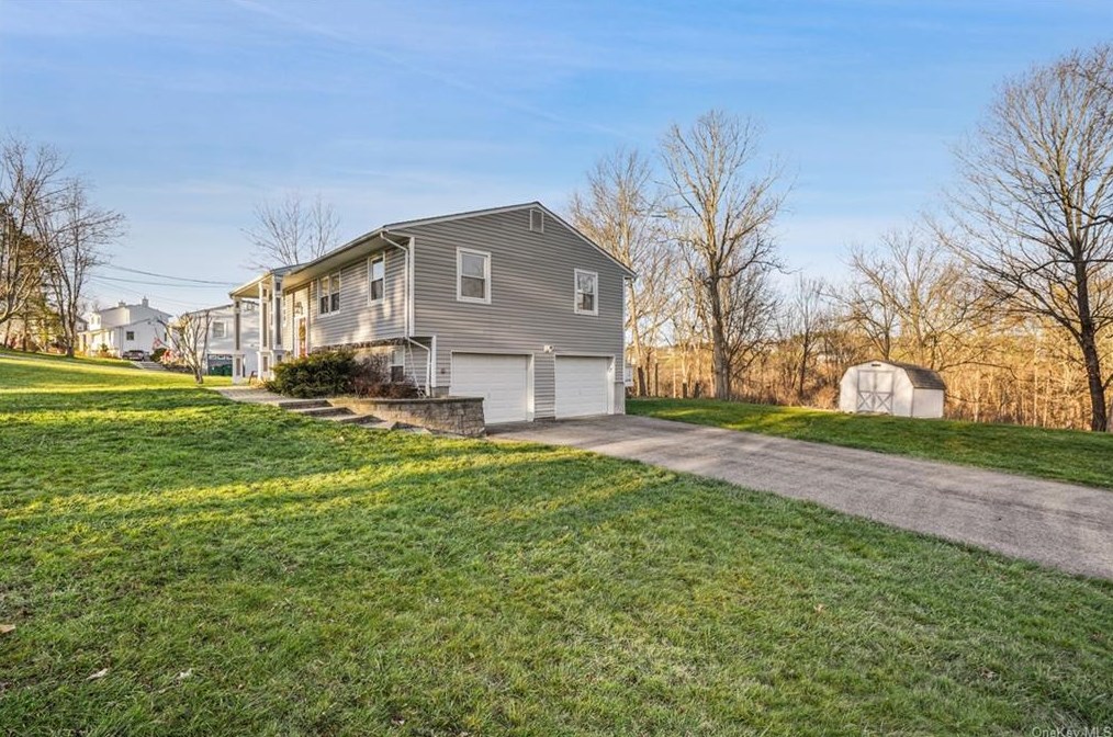 9 Lorene Dr, La Grange NY  12540-5712 exterior