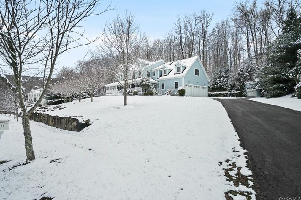 25 Juniper Ter, Tuxedo Park, NY 10987