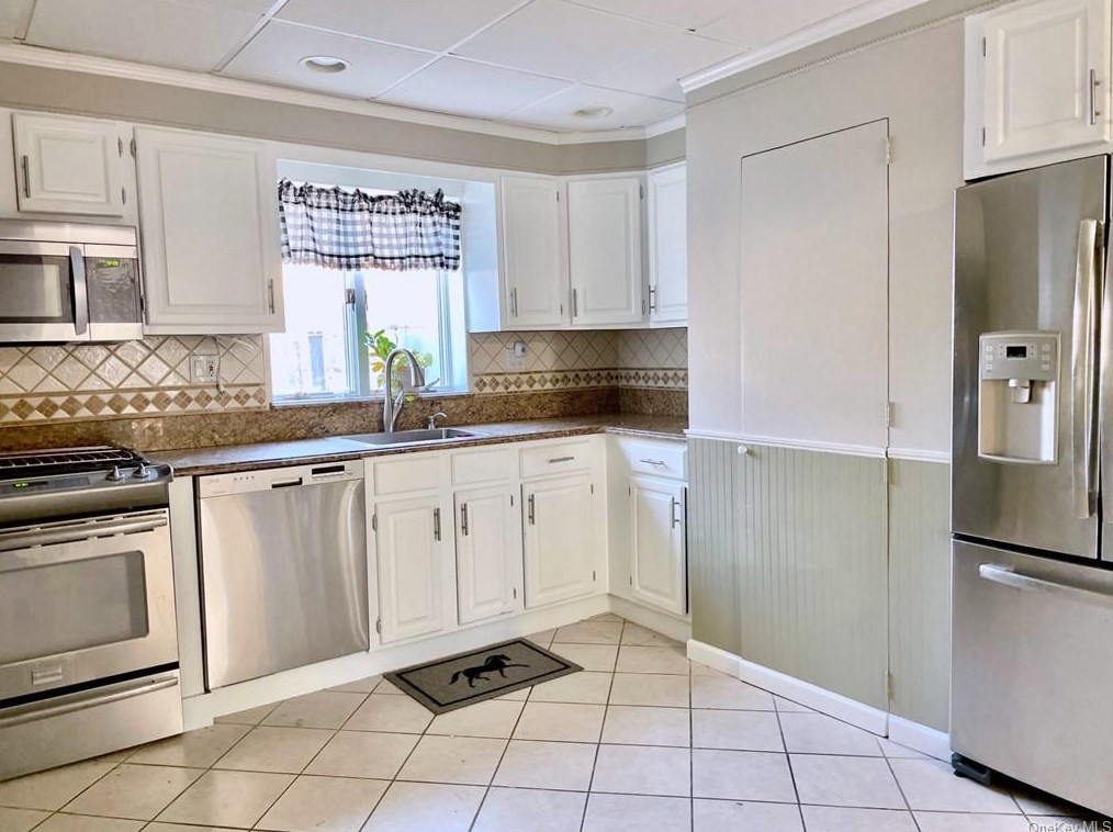 136 W Boston Post Rd, Mamaroneck, NY 10543