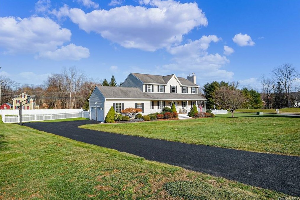 101 West St, Patterson, NY 12563