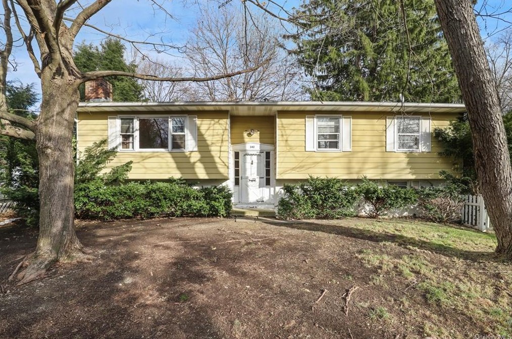 342 Sylvan Lake Rd, East Fishkill, NY 12533-5420