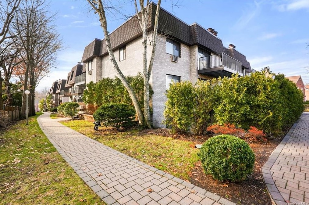 107 N Broadway #2-7d, White Plains, NY 10603