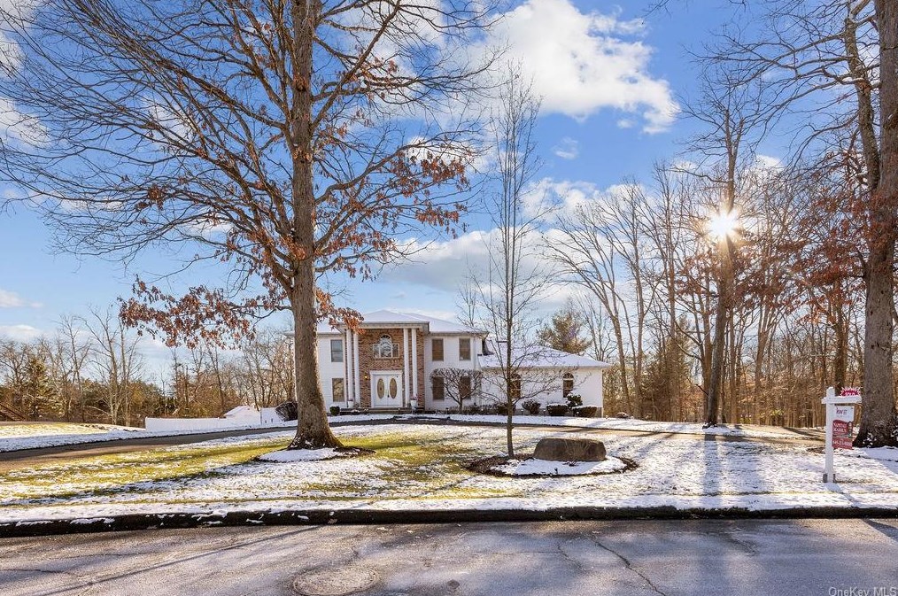 4 Arbor Ct, Mount Ivy NY  10970-2842 exterior