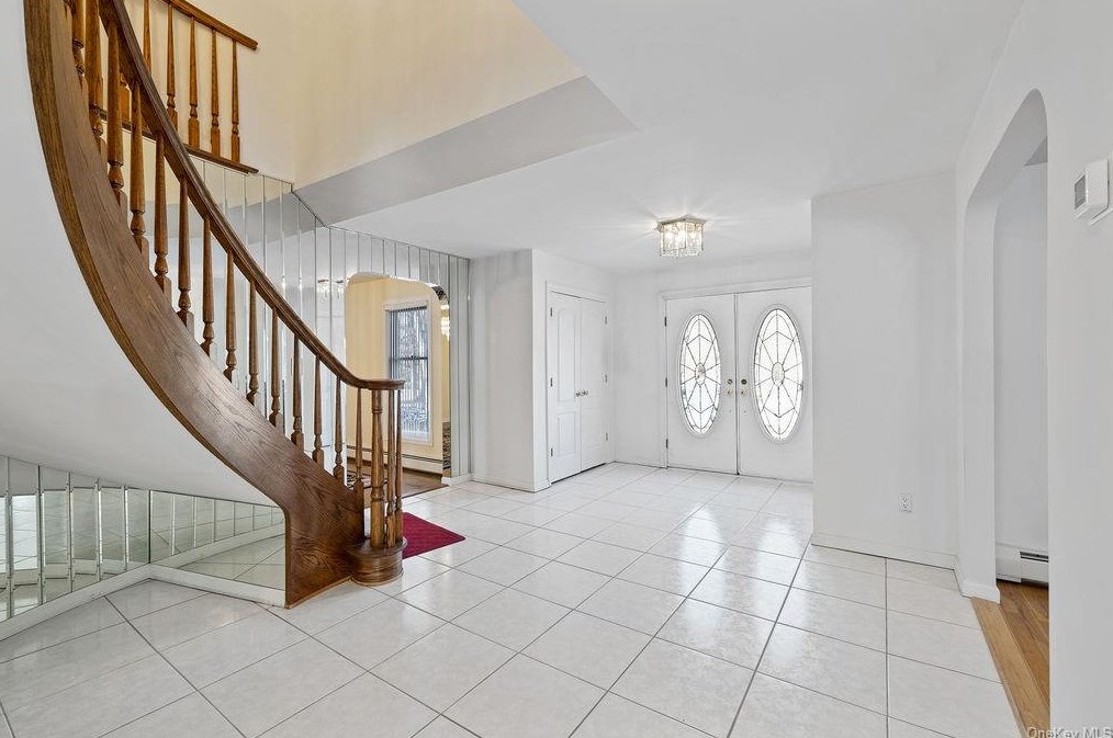 4 Arbor Ct, Mount Ivy NY  10970-2842 exterior