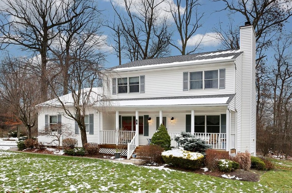 8 Round Pond Ct, New City, NY 10956-1138