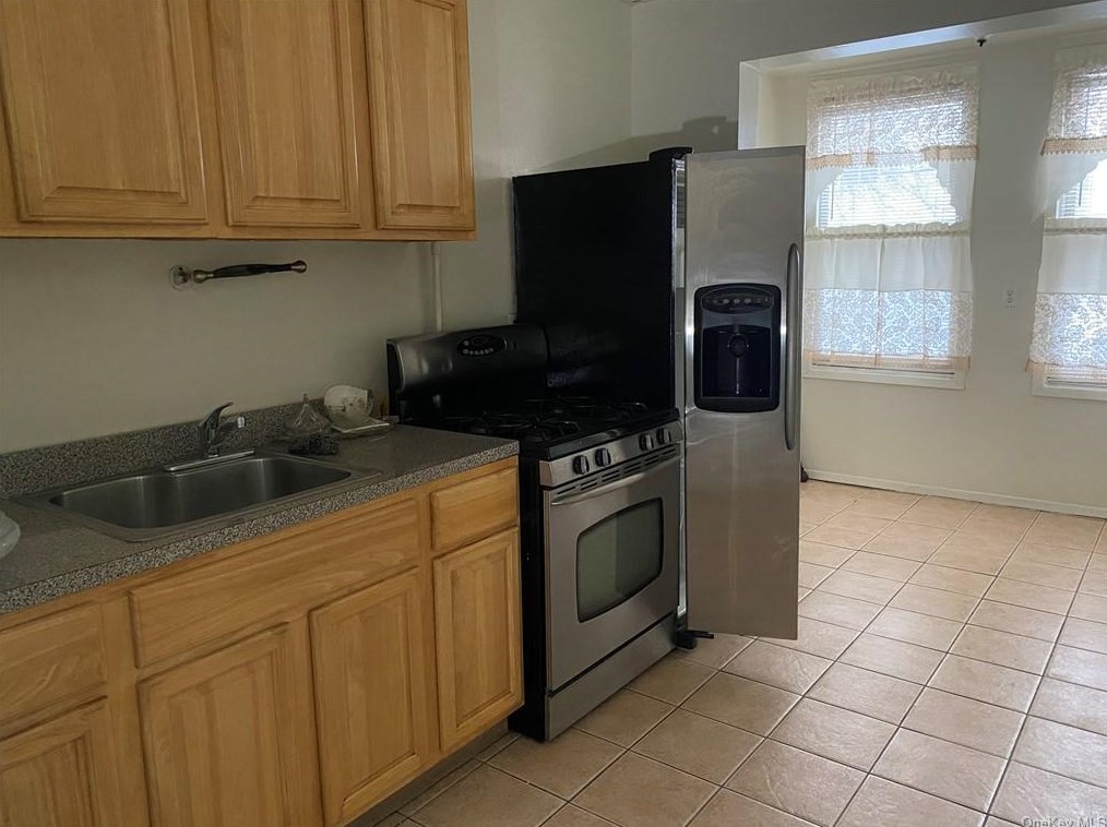 1722 Van Buren St, Bronx, NY 10460