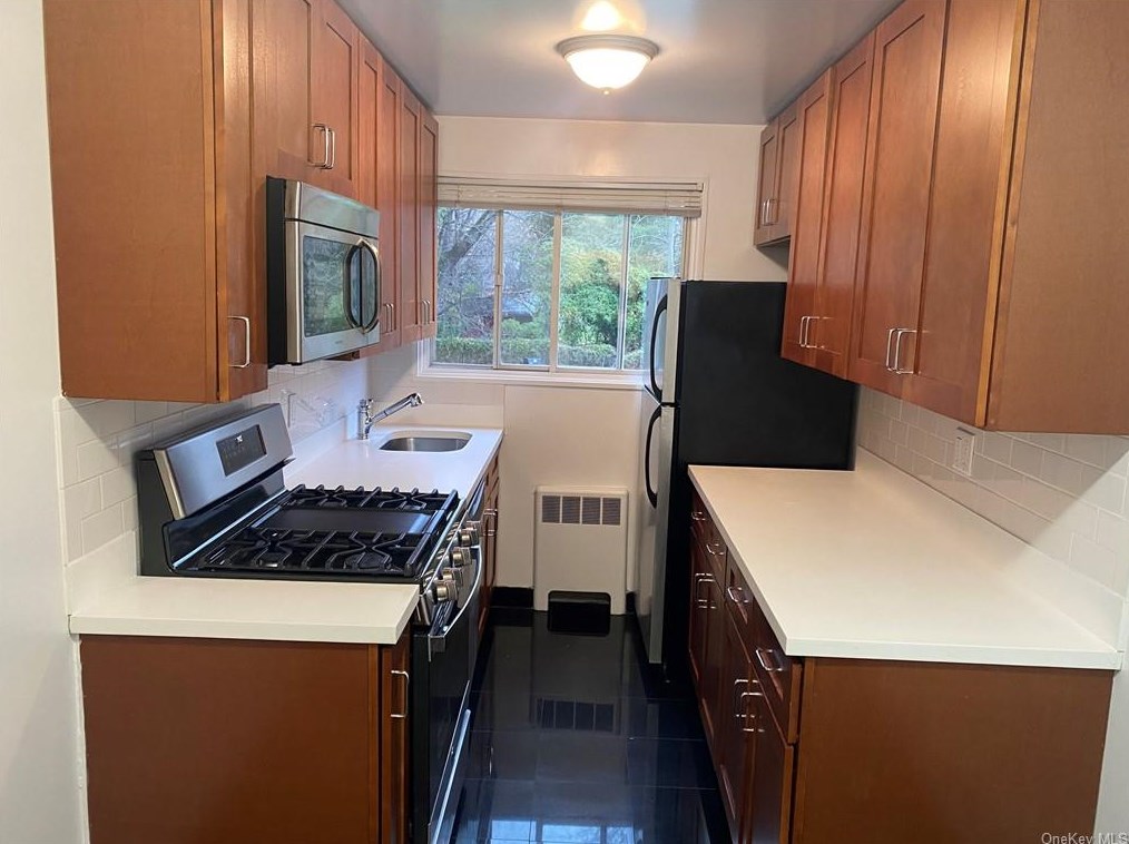 35 S Broadway #d2, Irvington on Hudson, NY 10533