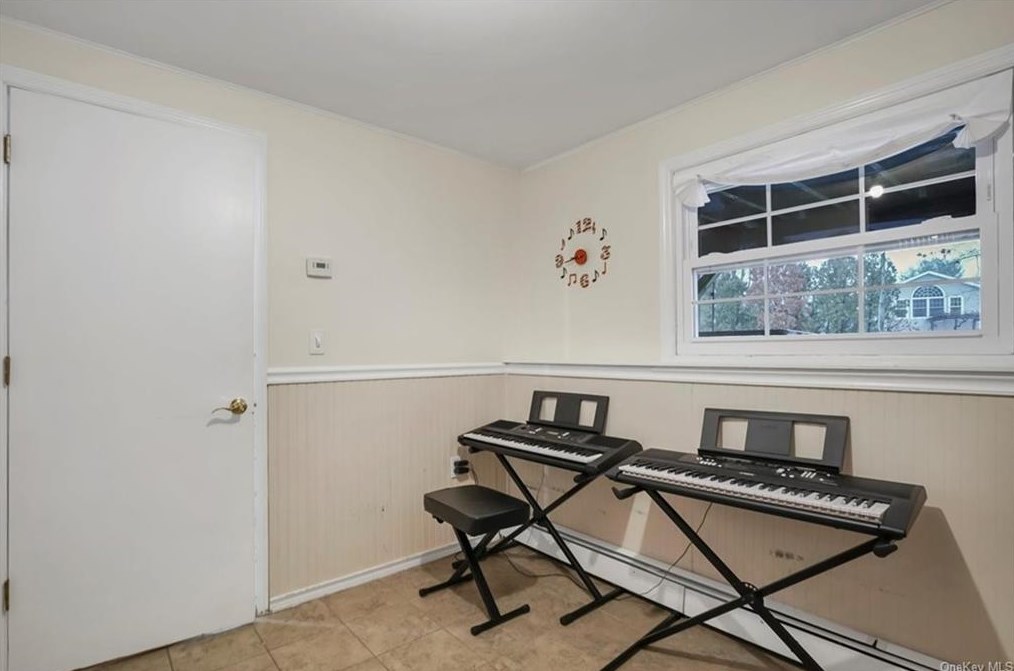 310 Lake Shore Dr, Monroe NY  10950-1812 exterior