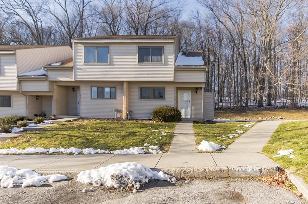 216 Concord Ln, Middletown, NY 10940