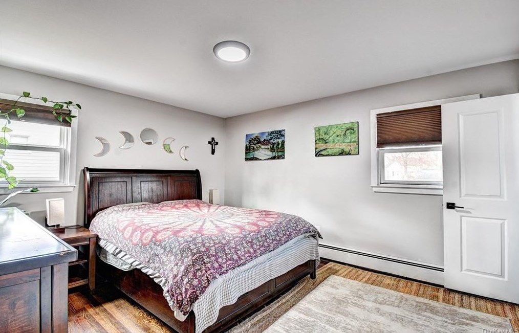 18 Split Tree Dr, Newburgh NY  12553-7832 exterior