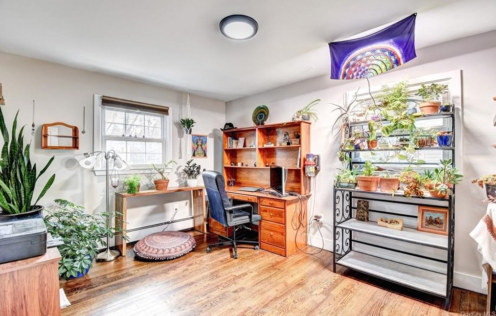 18 Split Tree Dr, Newburgh NY  12553-7832 exterior