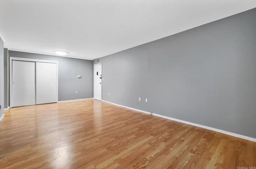715 Sierra Vista Ln, Valley Cottage, NY 10989