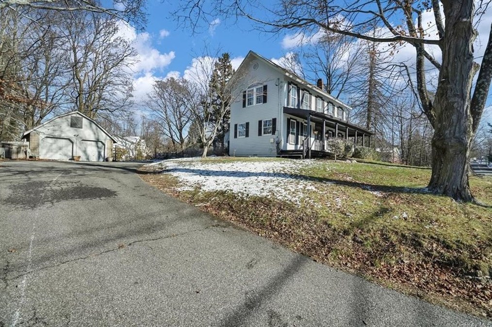 14 Campbell Ave, Airmont, NY 10901