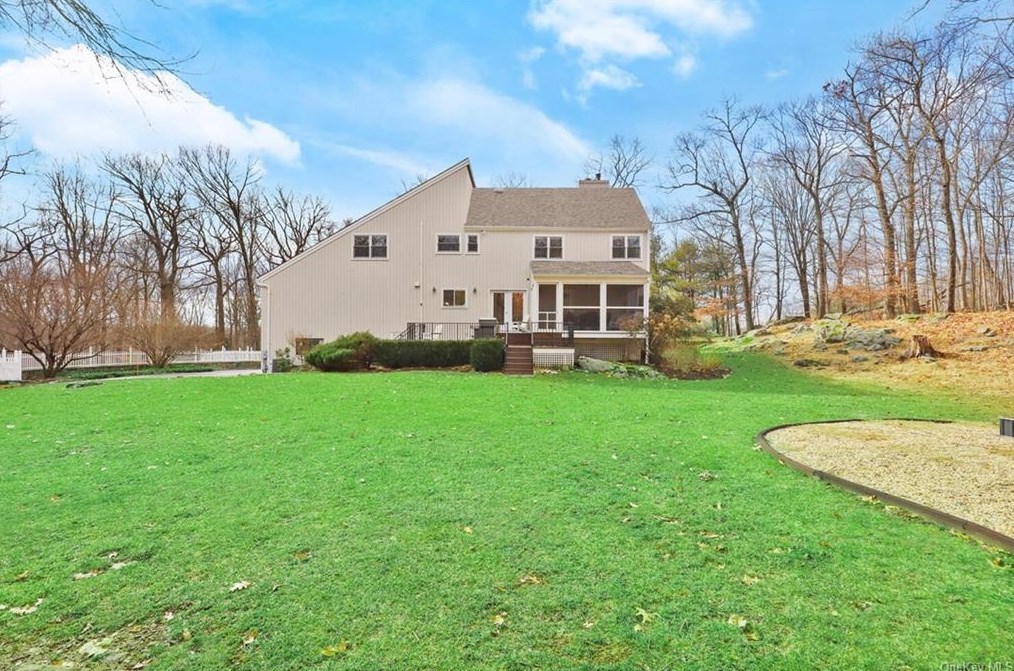 10 Woodland Ct S, Bedford, NY 10506