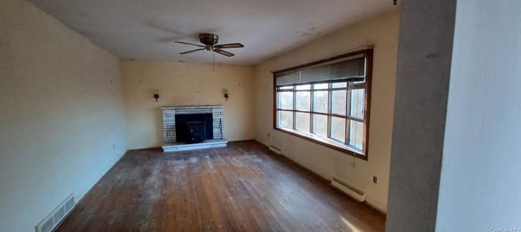 24 Cochran Hill Rd, Poughkeepsie, NY 12603