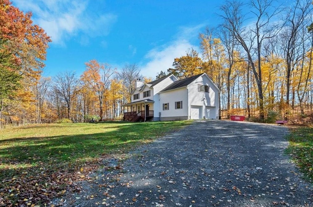 64 Blaha Ln, Bloomingburg, NY 12721