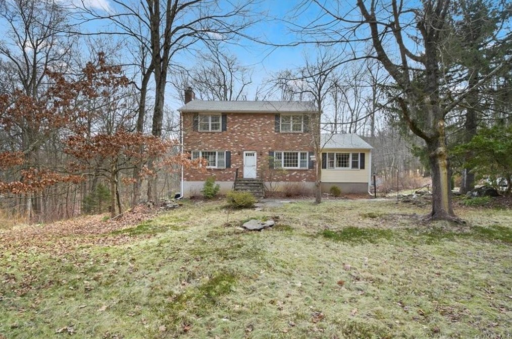 8 Charles W Briggs Rd, Croton On Hudson, NY 10520-3406