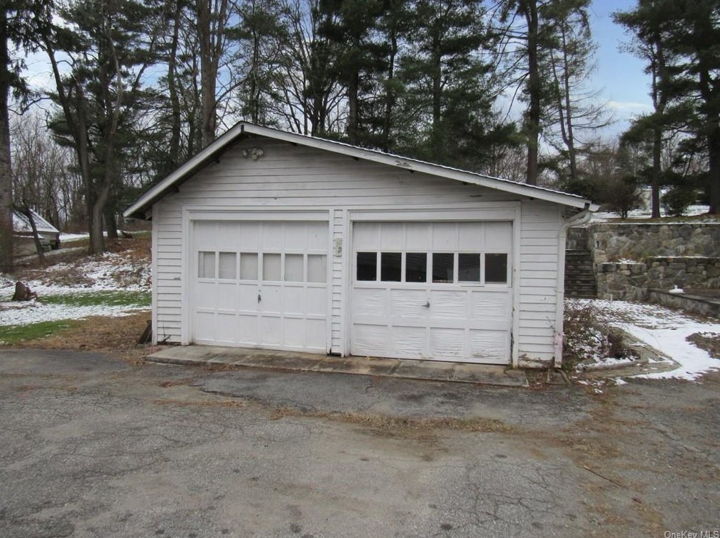 2347 Crompond Rd, Yorktown Hgts, NY 10598