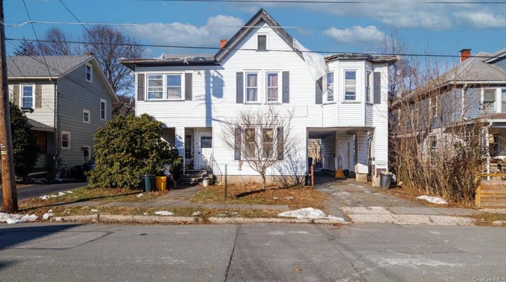 106 Hudson St, Port Jervis, NY 12771-1100