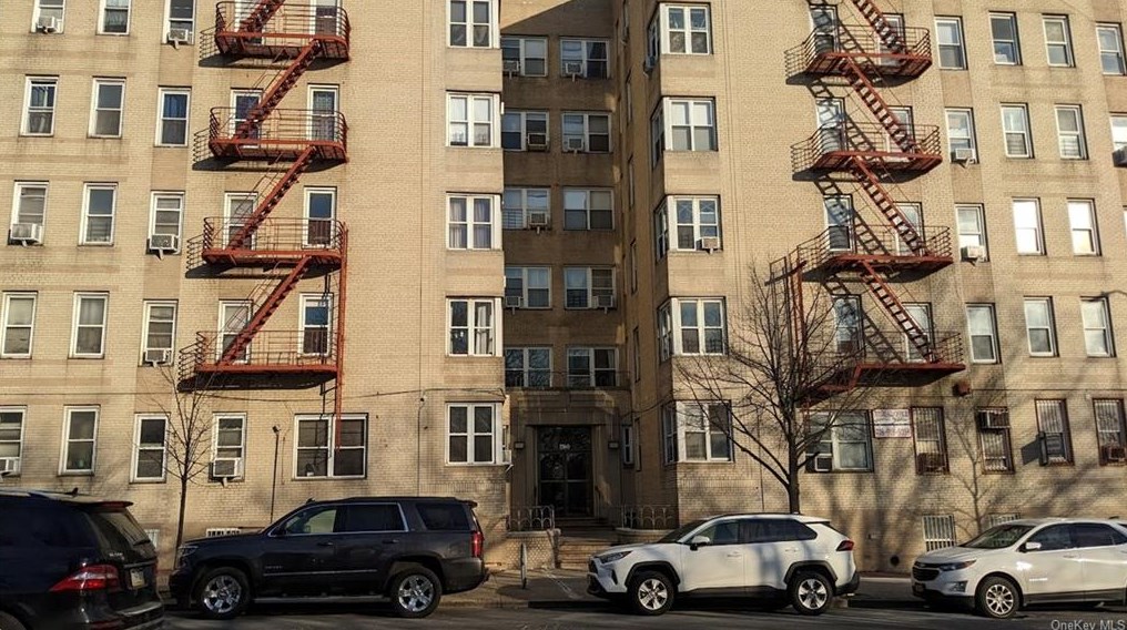 2160 Bronx Pk E #1b, Bronx, NY 10462