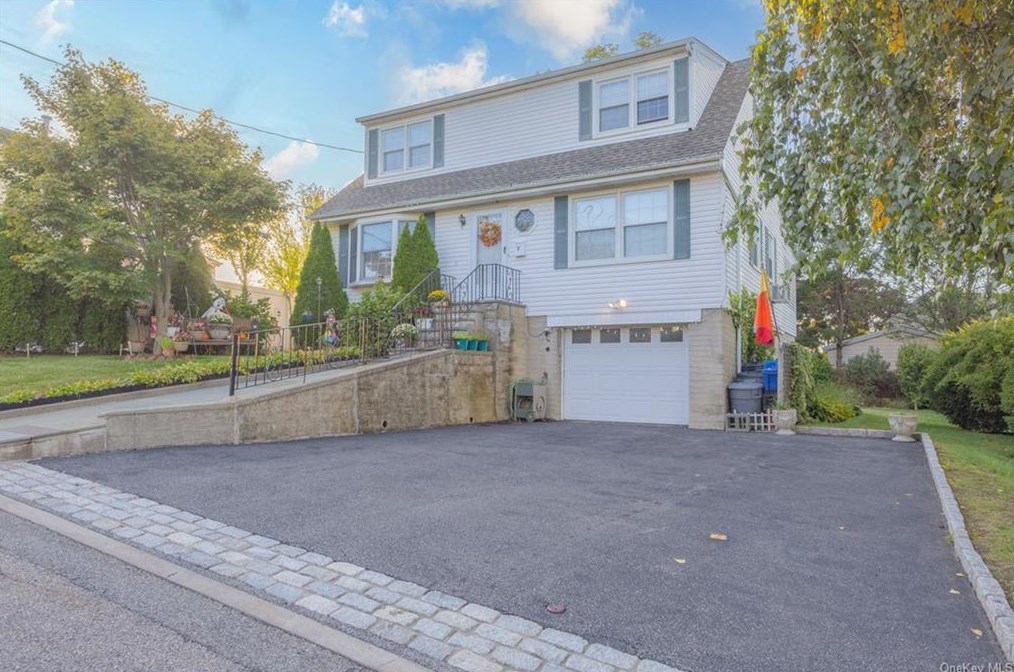 7 S Evarts Ave, Elmsford, NY 10523