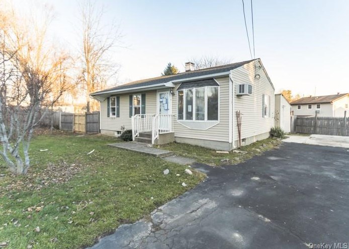 9 Essex Rd, Fishkill, NY 12524