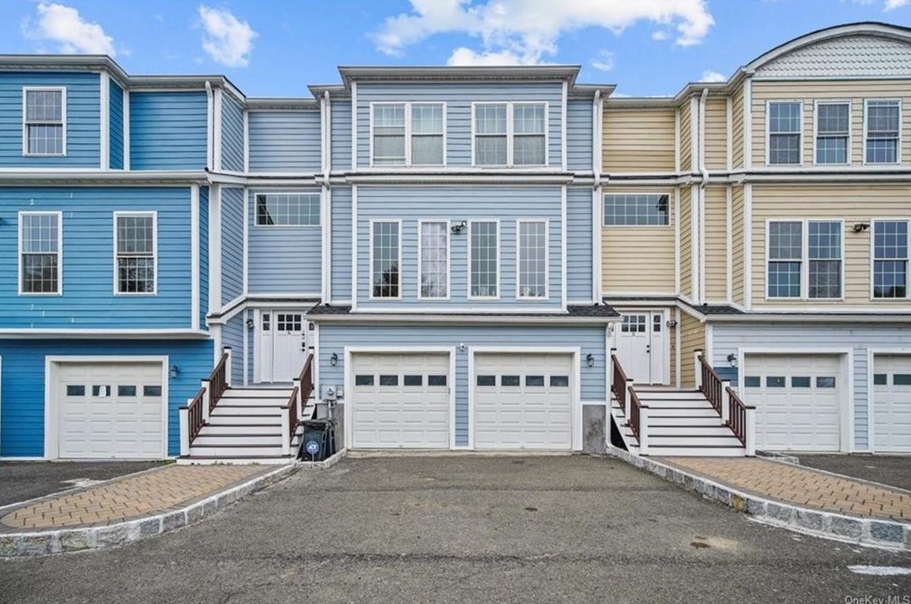 552 Mountainview Ave #4, Valley Cottage, NY 10989