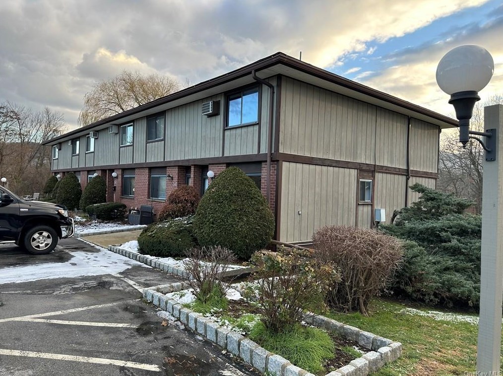 5 Millholland Dr #f, Fishkill, NY 12524