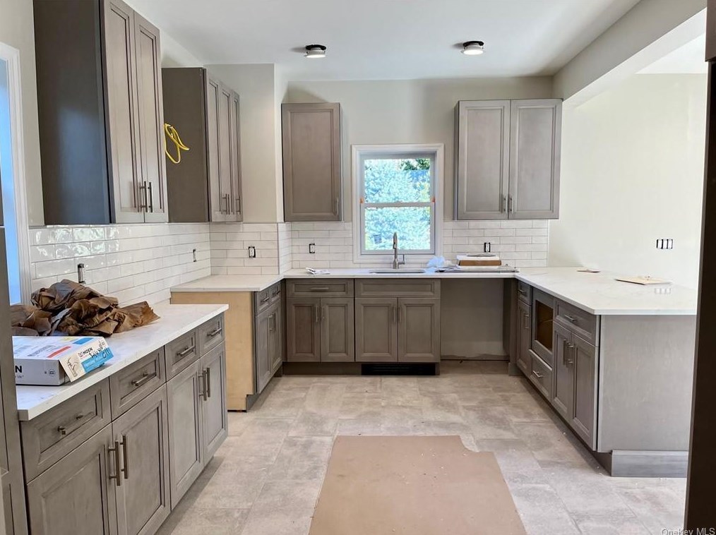 108 N Greenbush Rd, West Nyack, NY 10994