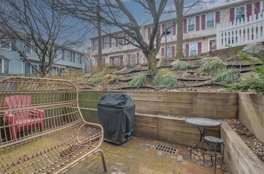 33 Washington Mews #33, Rye Brook, NY 10573