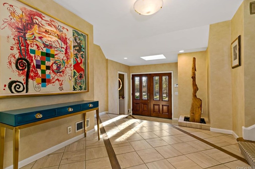 73 Brevoort Ln, Rye, NY 10580-1009