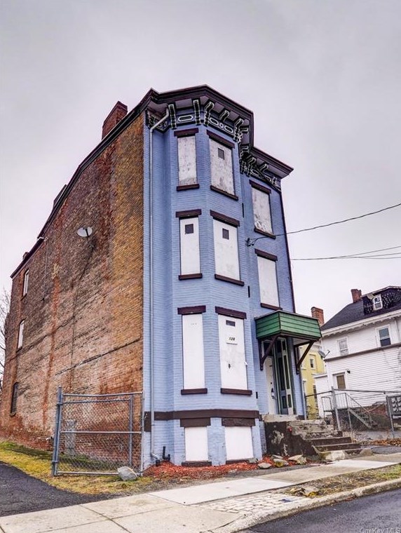 128 1st St, Newburgh, NY 12550