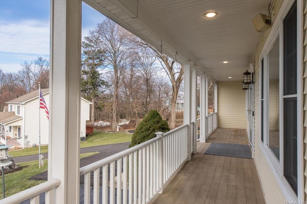 21 Exeter Cir, Beacon, NY 12508-4262